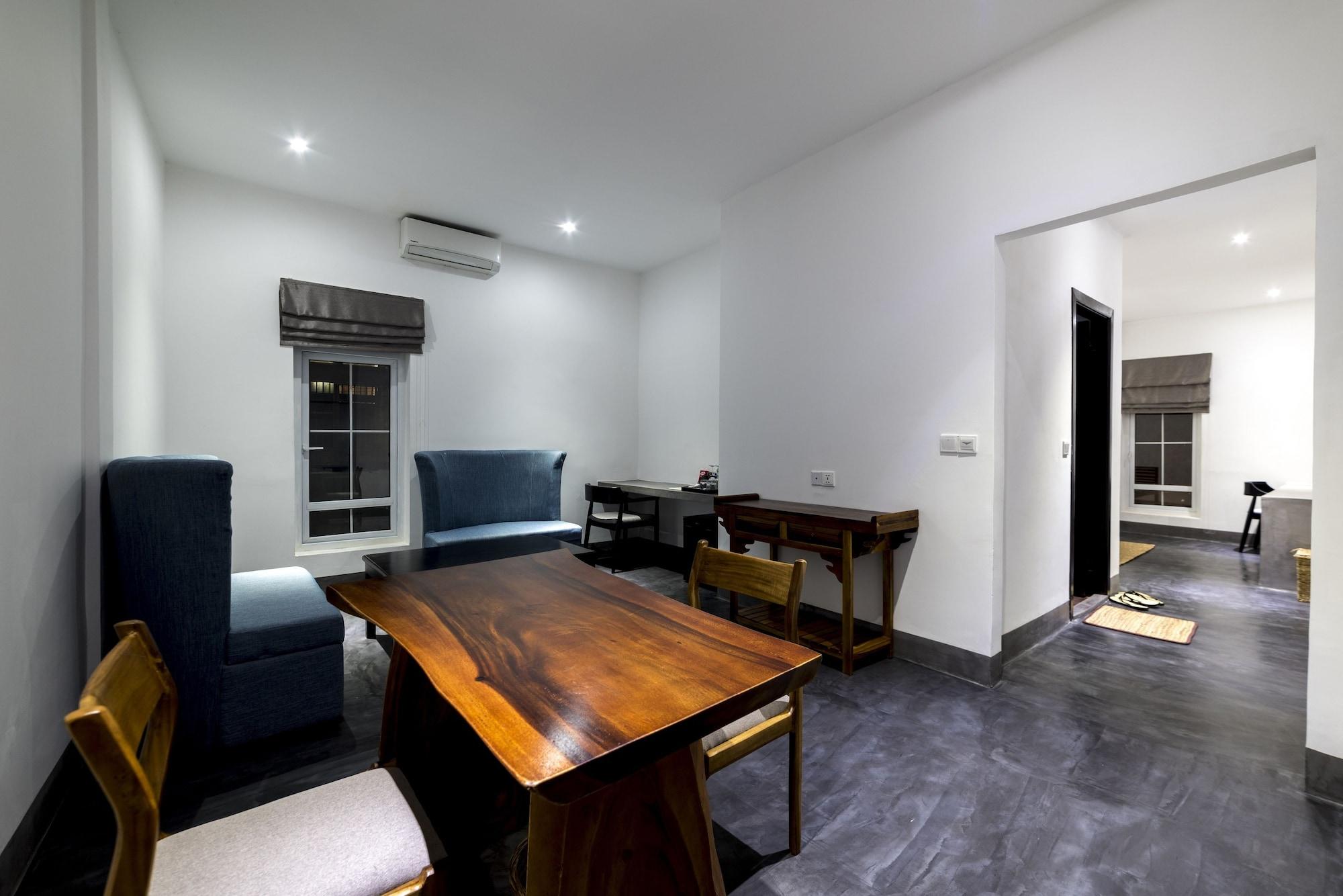 Hotel De L'Homme Phnom Penh Bagian luar foto